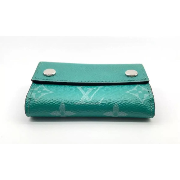 Auth Louis Vuitton Taigarama Green Discovery Compact Wallet W/B and dust bag - Picture 6 of 16